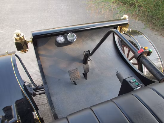 Antique Old Style Golf Car Special Sightseeing Vehicle on Sale